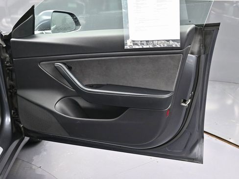 Used 2018 Tesla Model 3 Long Range image 38