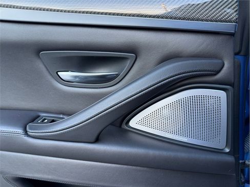 Used 2016 BMW M5 image 38