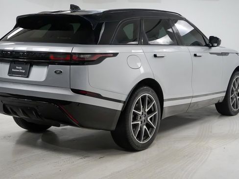 Used 2022 Land Rover Range Rover Velar R-Dynamic S image 10