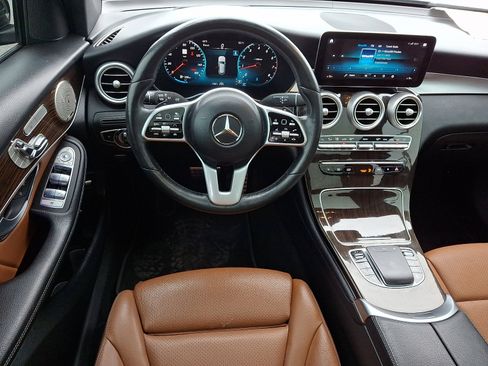 Used 2021 Mercedes-Benz GLC 300 4MATIC image 11