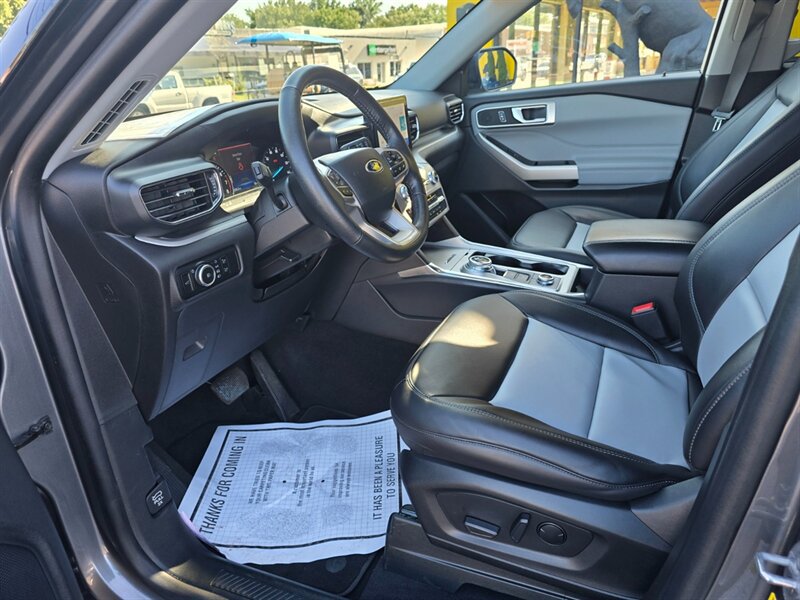 Used 2023 Ford Explorer XLT w/ Equipment Group 202A AWD/4WD image 11
