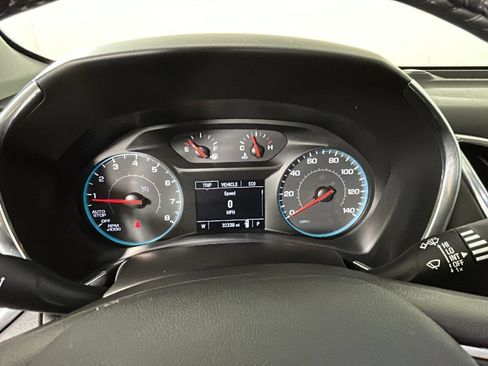 Used 2018 Chevrolet Equinox LT FWD image 20