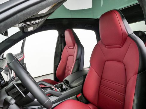 New 2026 Porsche Cayenne GTS AWD/4WD image 5