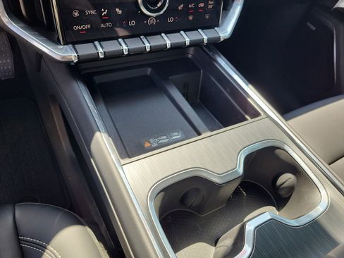 Used 2024 GMC Acadia Elevation image 24