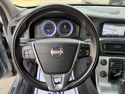 Used 2012 Volvo S60 T6 R-Design image 11