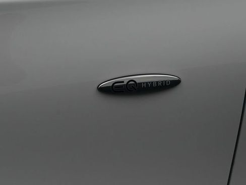 Used 2025 Mercedes-Benz GLC 350e 4MATIC image 13