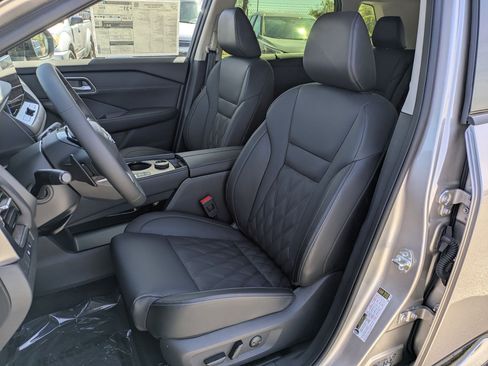 New 2026 Nissan Rogue Platinum w/ Platinum Premium Package AWD/4WD image 13