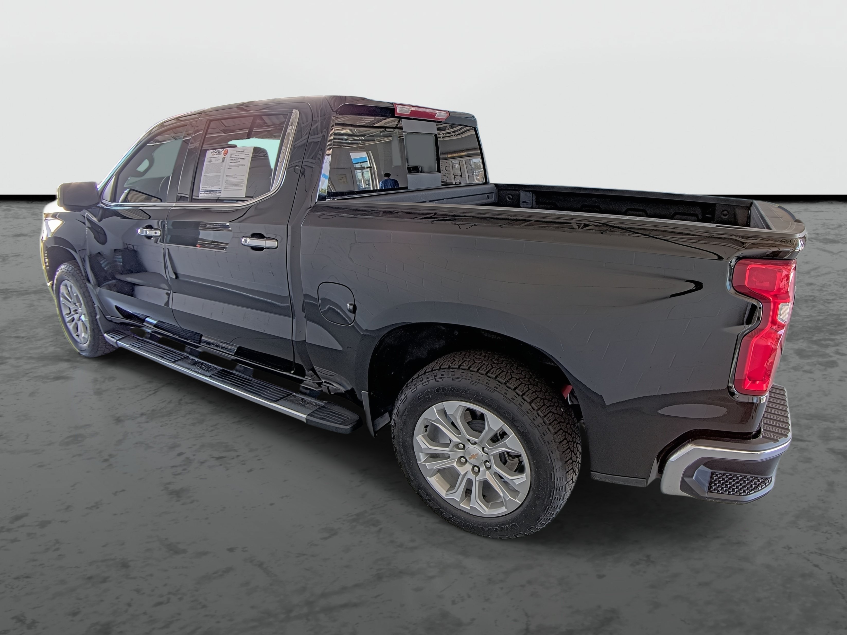 Used 2025 Chevrolet Silverado 1500 LTZ AWD/4WD image 11