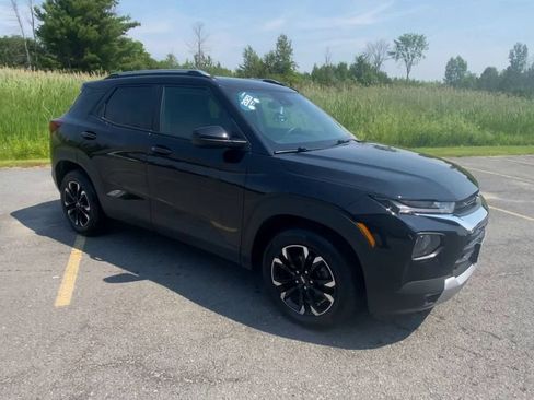 Certified 2023 Chevrolet TrailBlazer LT FWD image 2