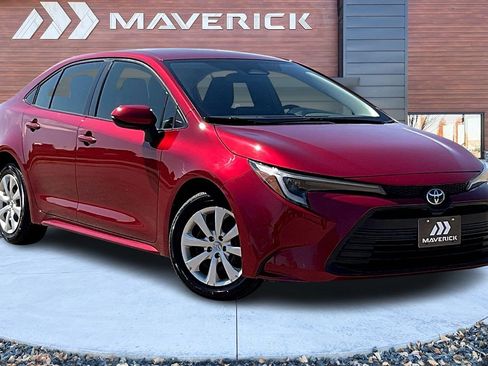 Used 2023 Toyota Corolla LE w/ Carpet Mat Package (TMS) FWD image 1