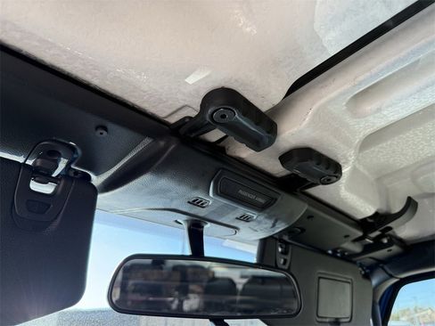 Used 2021 Jeep Gladiator Mojave w/ Cold Weather Group image 31