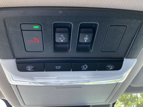Certified 2023 Nissan Rogue SV w/ SV Premium B Package AWD/4WD image 34
