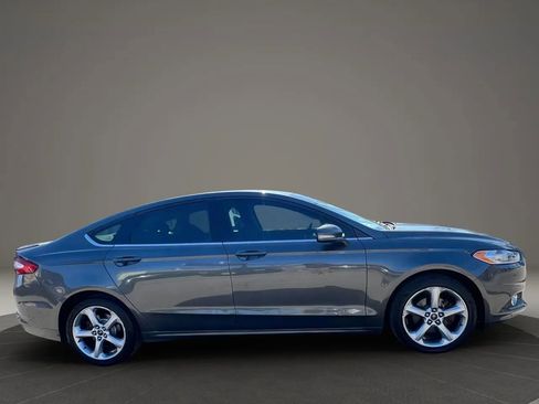 Used 2015 Ford Fusion SE w/ Equipment Group 201A image 4