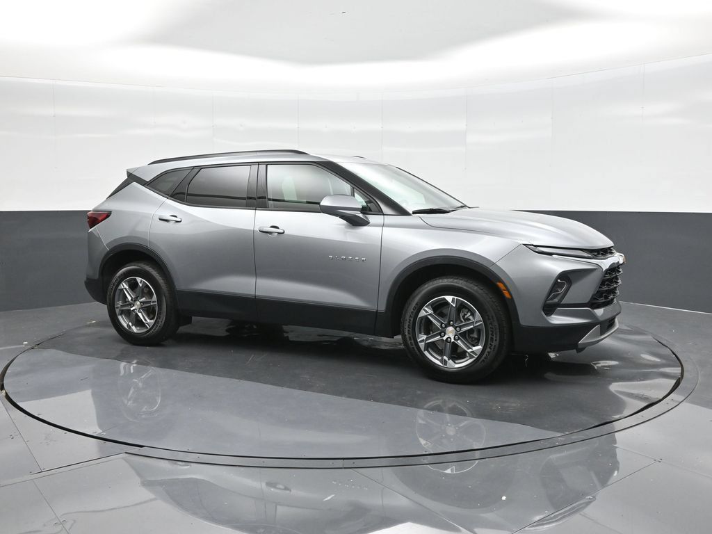 Used 2024 Chevrolet Blazer LT w/ Convenience Package FWD image 17