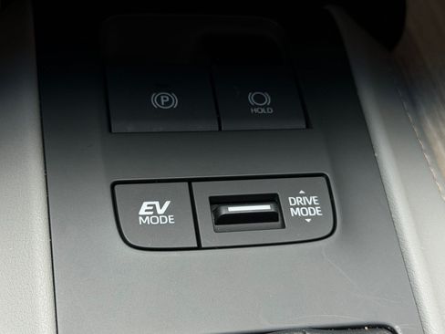 Used 2021 Toyota Venza Limited w/ Advanced Technology Package AWD/4WD image 32