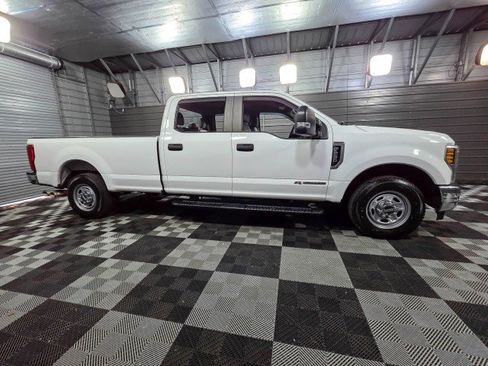 Used 2019 Ford F250 XL w/ Power Equipment Group image 9