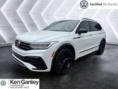 Certified 2023 Volkswagen Tiguan SE R-Line AWD/4WD image 1