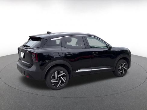 Used 2026 Nissan Kicks SV w/ Cold Weather Package FWD image 14