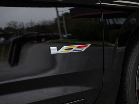 Used 2025 Cadillac Escalade V image 10