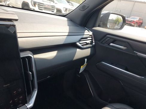 New 2026 GMC Acadia Elevation FWD image 25