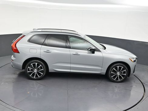 Used 2024 Volvo XC60 B5 Plus AWD/4WD image 23