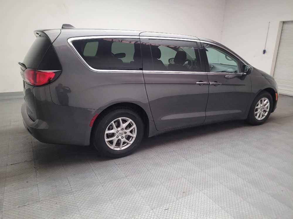 Used 2021 Chrysler Voyager LX FWD image 10