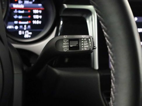 Certified 2023 Porsche Macan image 30