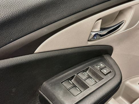 Used 2019 Honda Pilot LX image 15
