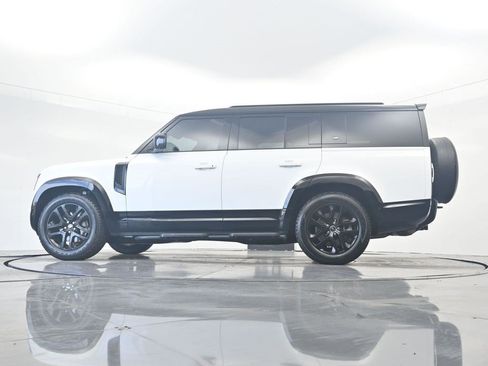 Used 2023 Land Rover Defender 130 X-Dynamic SE AWD/4WD image 32