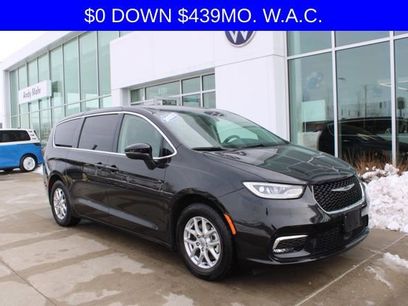 Used 2023 Chrysler Pacifica Touring-L