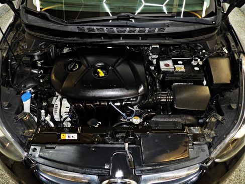 Used 2013 Hyundai Elantra GLS FWD image 21