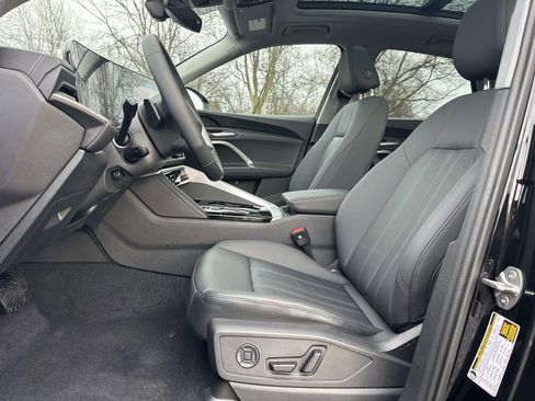 New 2025 Audi Q5 Premium image 23