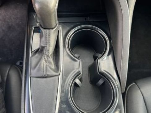 Used 2019 Toyota Camry SE FWD image 17