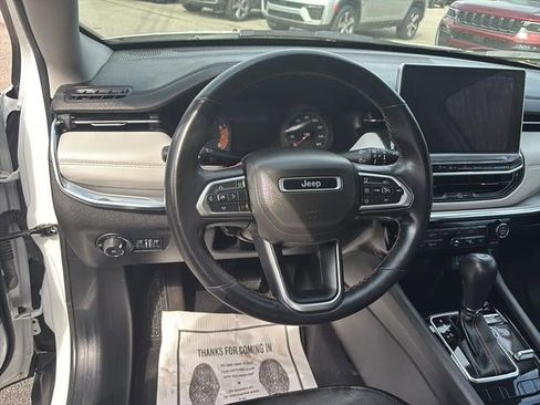 Used 2022 Jeep Compass Limited AWD/4WD image 17