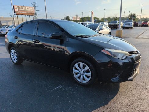Used 2016 Toyota Corolla LE FWD image 8