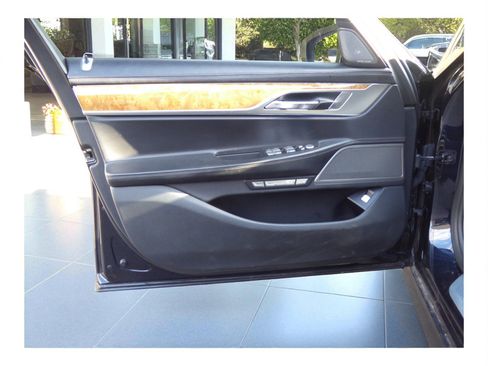 Used 2016 BMW 750i xDrive image 23