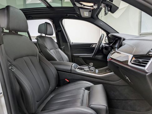 Used 2022 BMW X5 M50i w/ Premium Package image 26