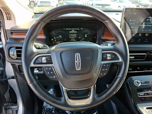 Used 2022 Lincoln Nautilus Reserve image 21