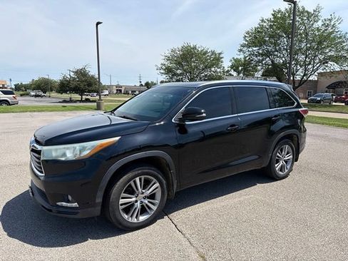 Used 2014 Toyota Highlander Limited AWD/4WD image 2