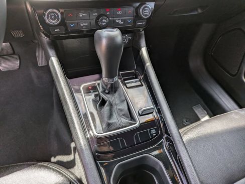 Used 2025 Jeep Compass Limited AWD/4WD image 27