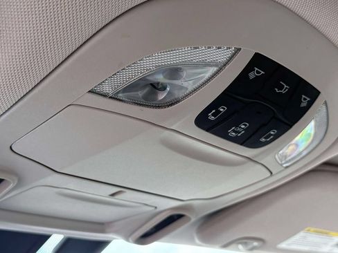 Used 2019 Chrysler Pacifica Limited FWD image 30