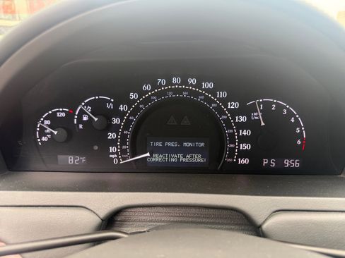 Used 2005 Maybach 57 RWD image 19