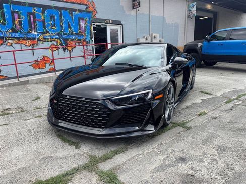 Used 2023 Audi R8 V10 performance image 8