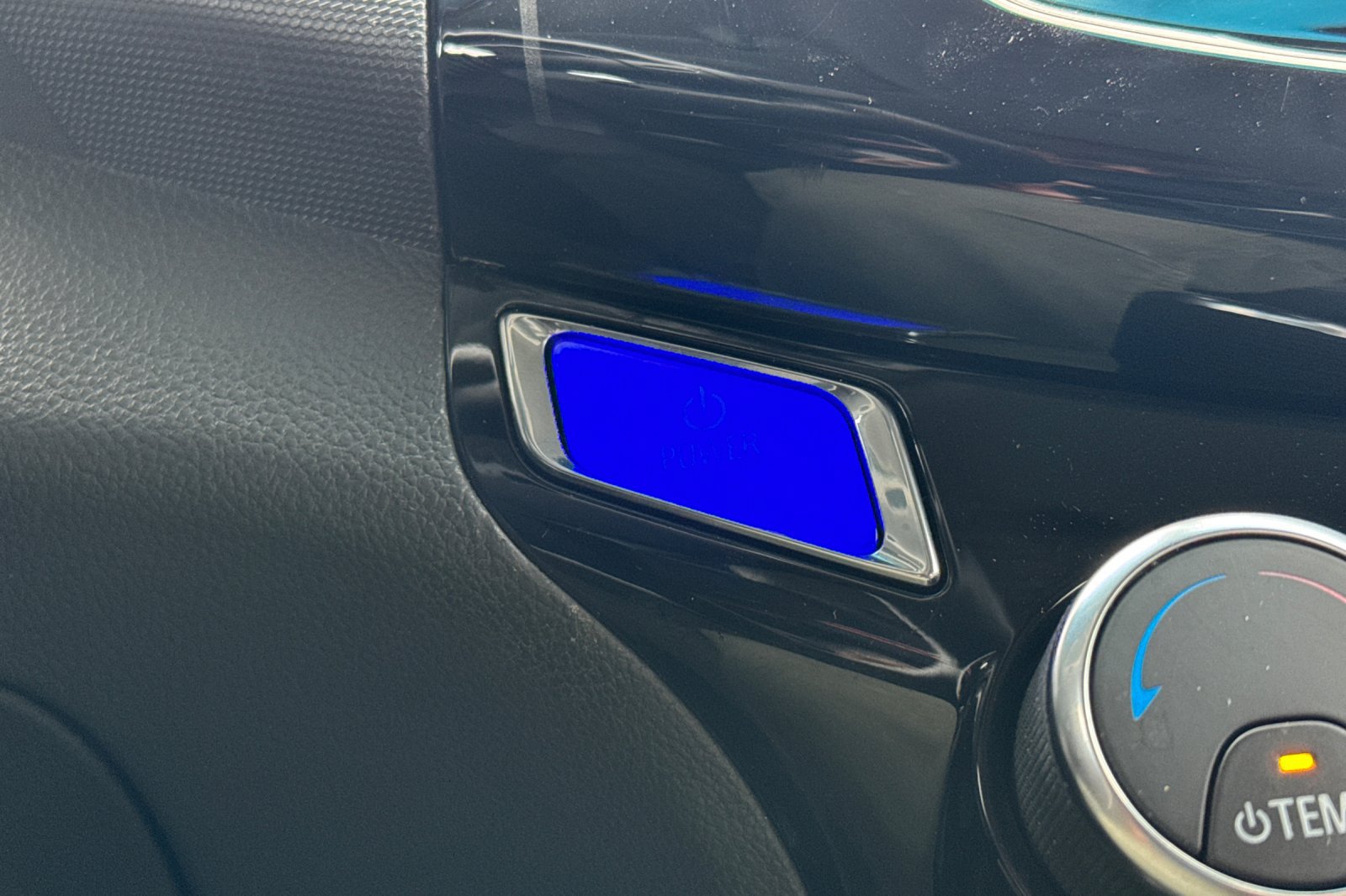 Used 2014 Chevrolet Spark LT FWD image 34
