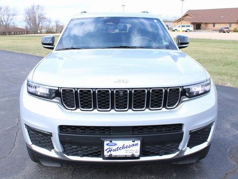 Used 2024 Jeep Grand Cherokee L Limited w/ Luxury Tech Group II image 2