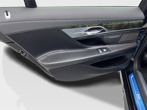 Used 2022 BMW 740i 740i NAV,CAM,PANO,HTD STS,BLIN image 37