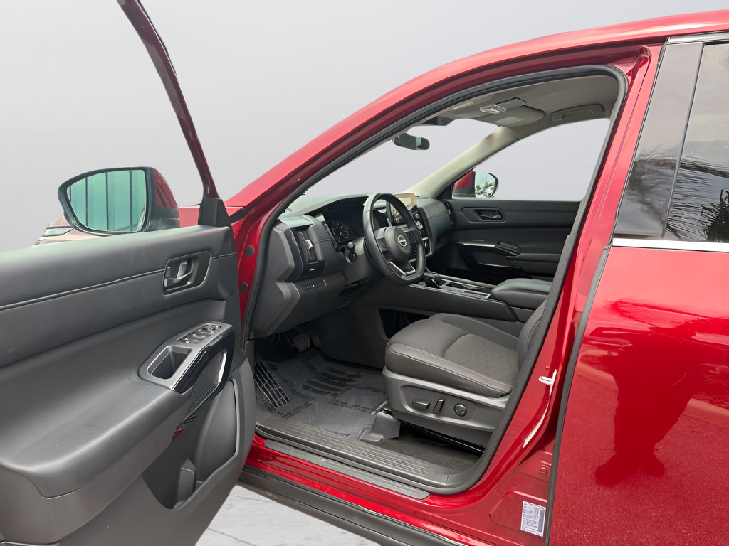 Certified 2024 Nissan Pathfinder SV FWD image 14