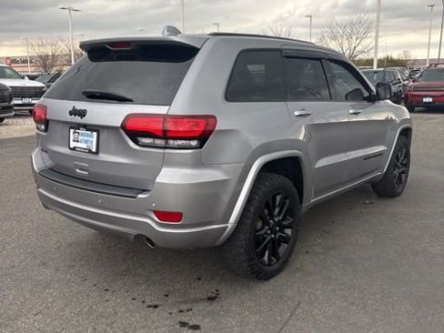 Used 2019 Jeep Grand Cherokee Altitude image 3