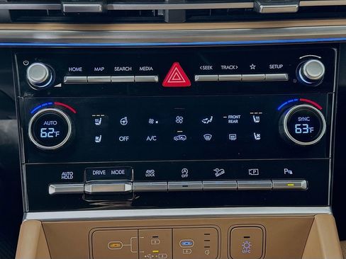 Used 2024 Hyundai Santa Fe Limited image 16