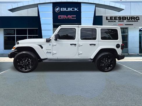 Used 2024 Jeep Wrangler Unlimited Sahara AWD/4WD image 4
